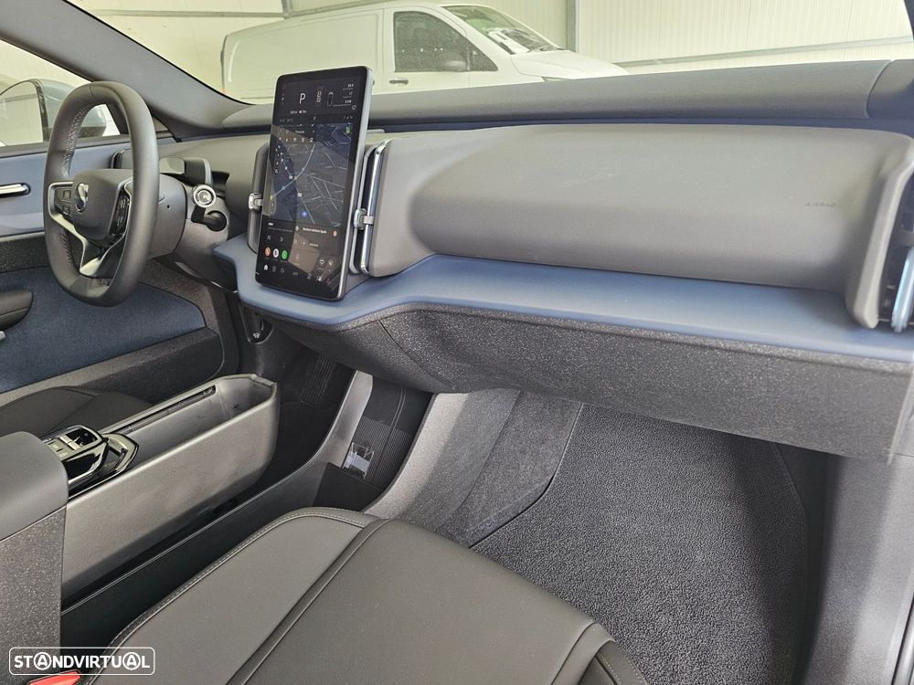 Volvo EX30 69 kWh Single Motor Extended Range Core - 11