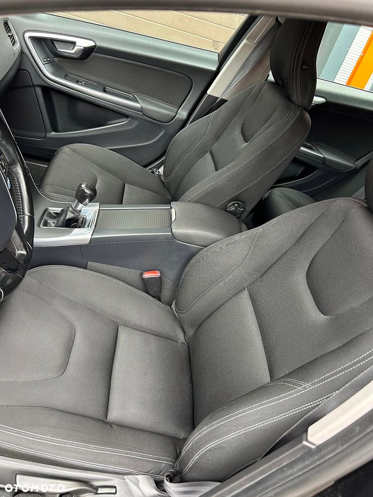 Volvo V60 D2 Kinetic - 11