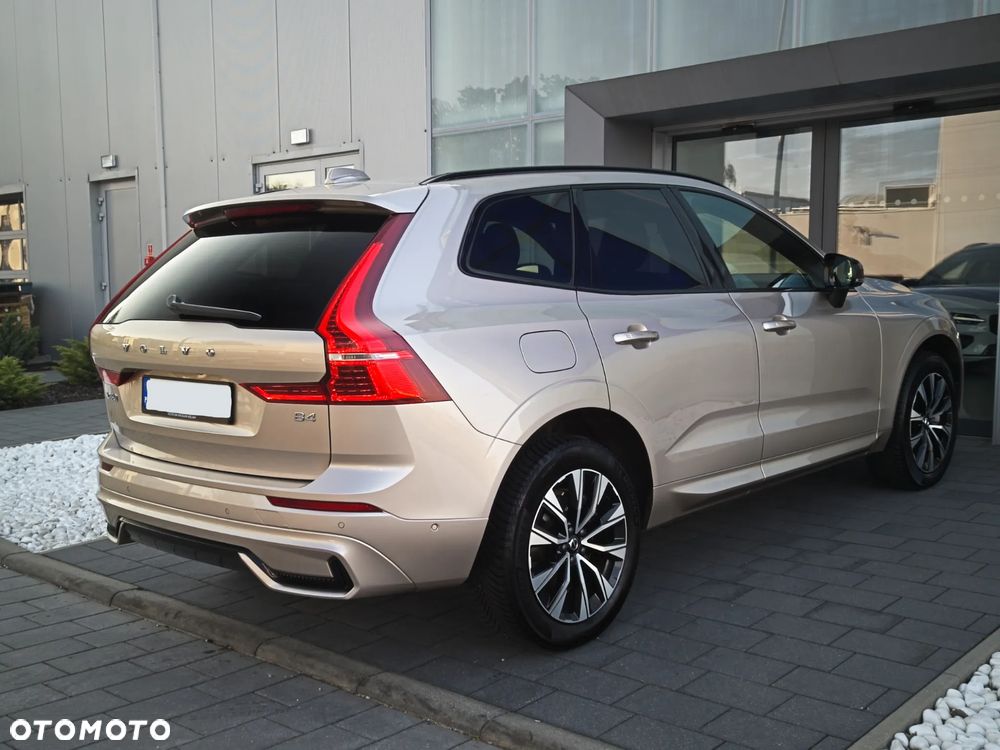 Volvo XC 60 B4 B Plus Dark - 6