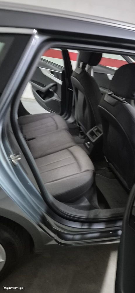 Audi A4 Avant 2.0 TDI Design S tronic - 4
