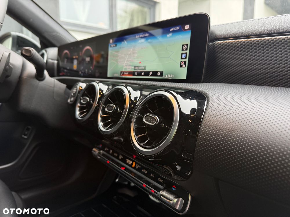 Mercedes-Benz CLA 180 7G-DCT Edition Progressive Line - 39