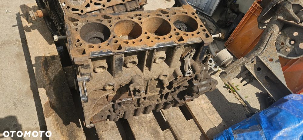 Blok dół silnika wał korbowy Chrysler Lancia Grand Voyager 2,8 CRD 120kW 163KM VM64C ENS - 5