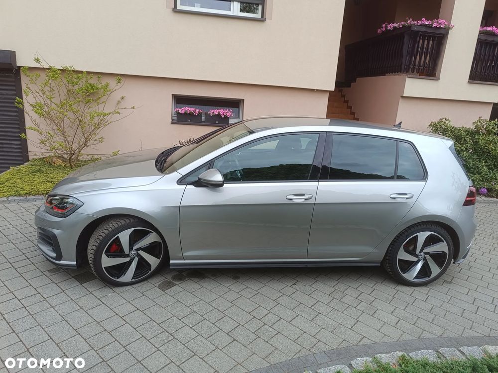 Volkswagen Golf - 3