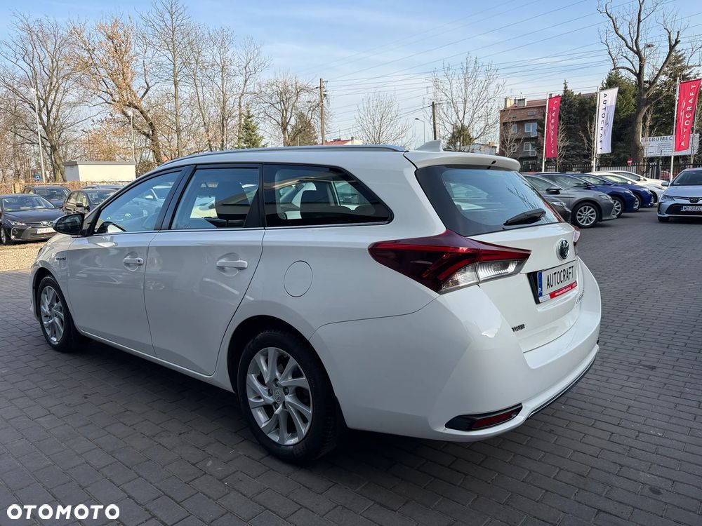 Toyota Auris Hybrid 135 Comfort - 25