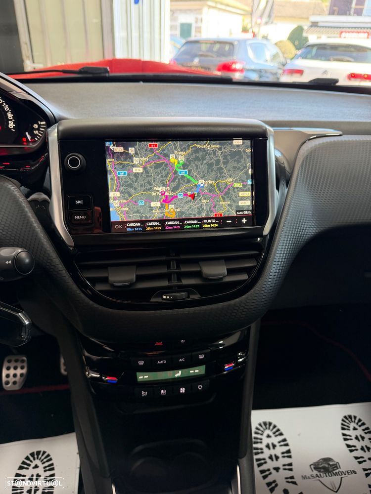 Peugeot 208 1.2 PureTech GT Line - 18