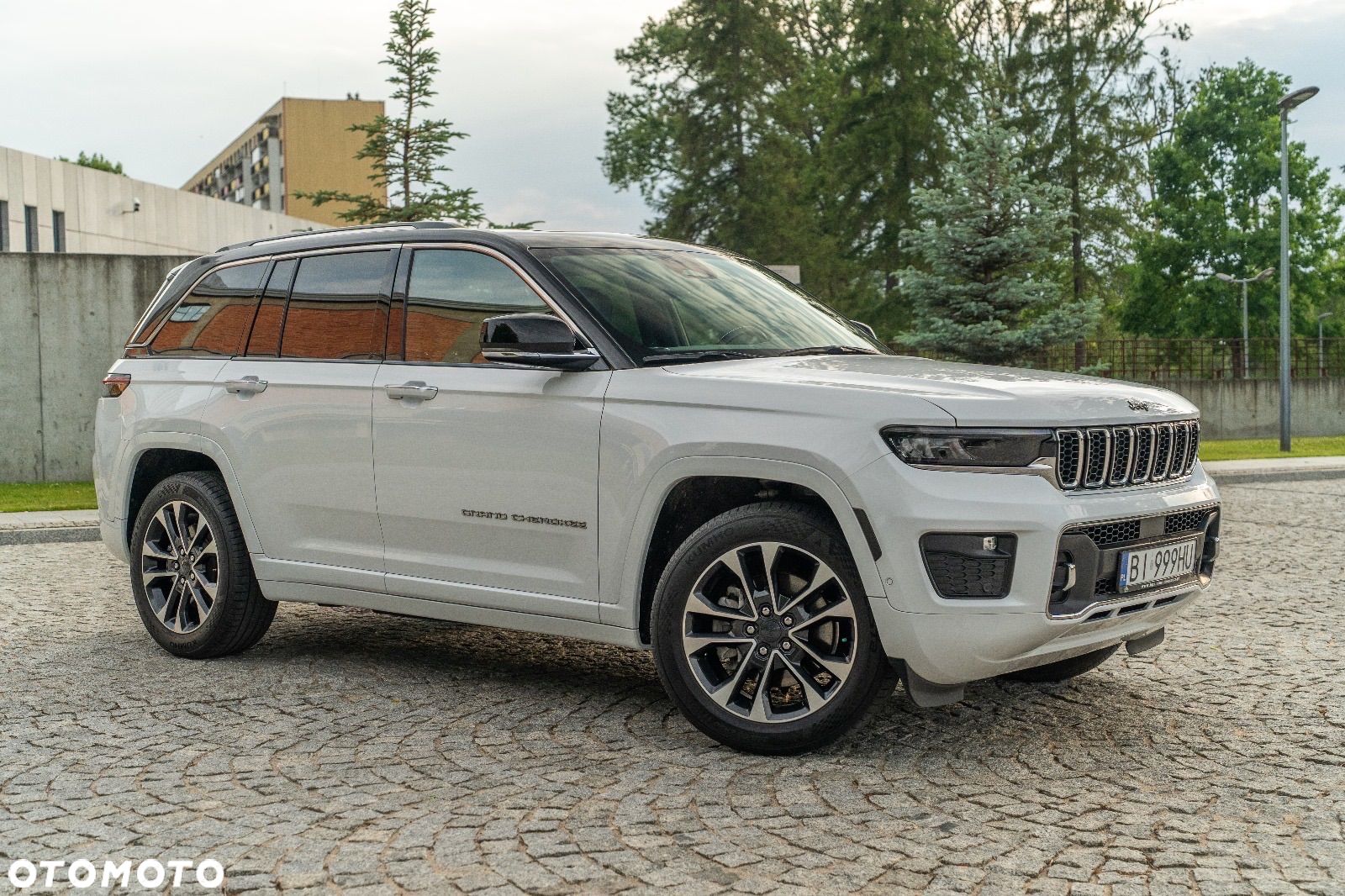 Jeep Grand Cherokee - 1