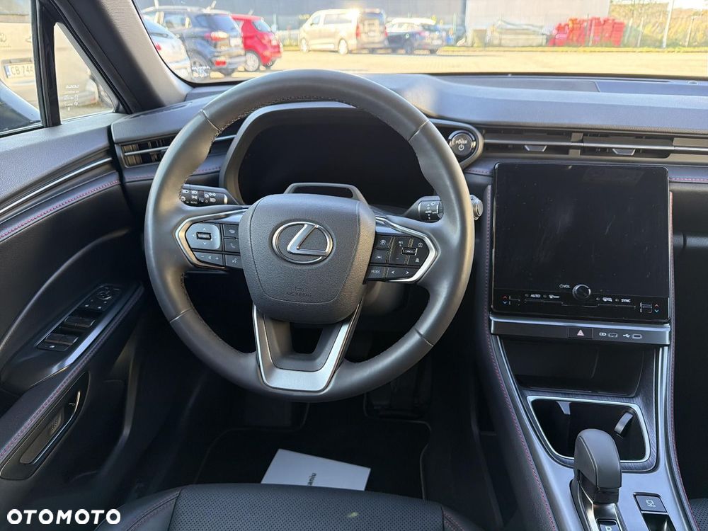 Lexus LBX - 11