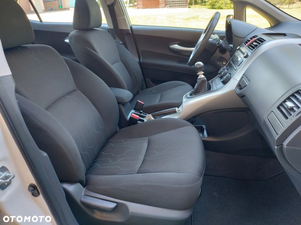 Toyota Auris 1.6 Club - 26
