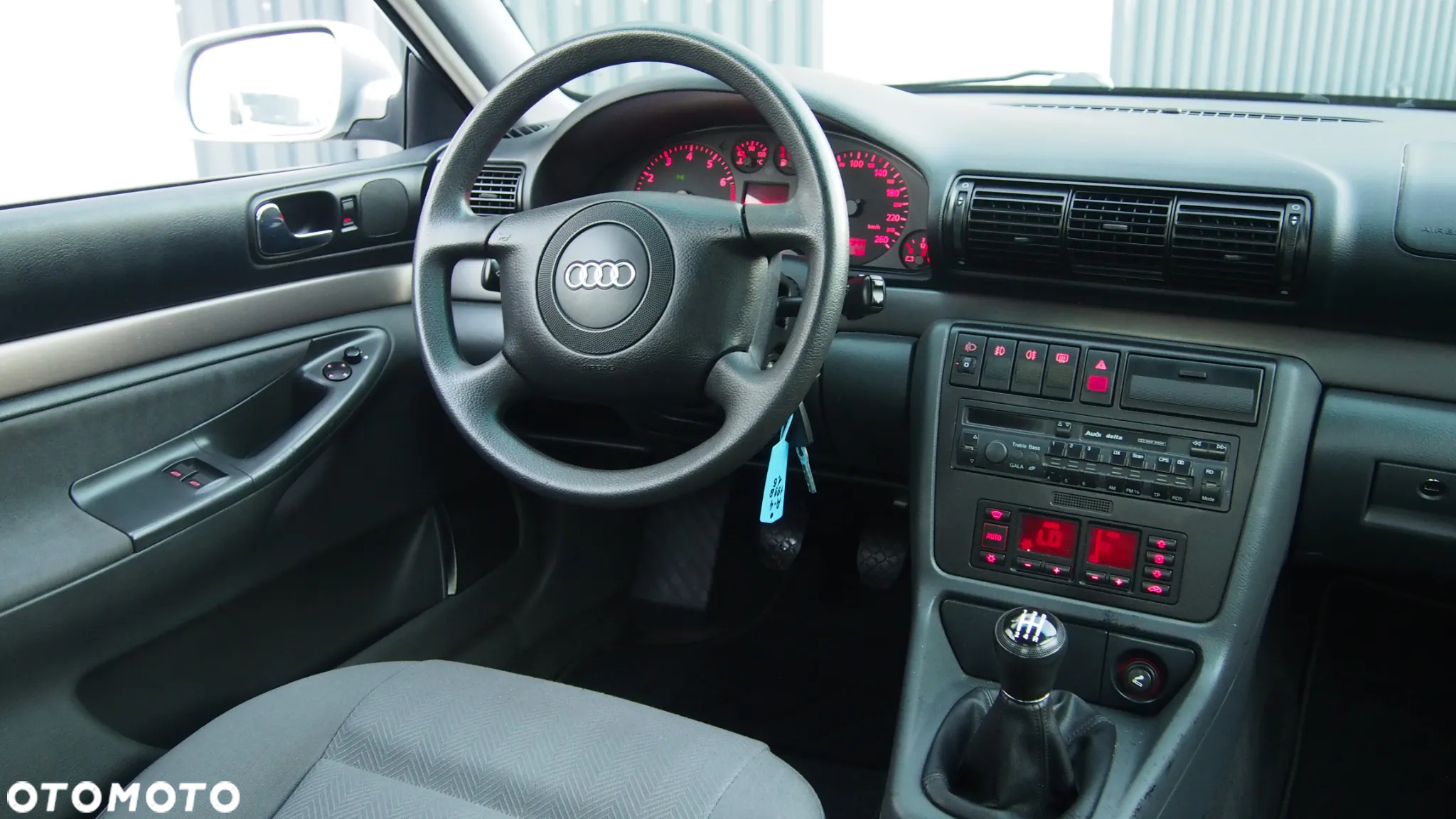Audi A4 1.6 - 5
