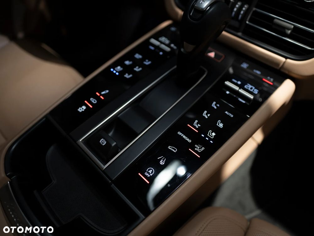 Porsche Macan S - 24