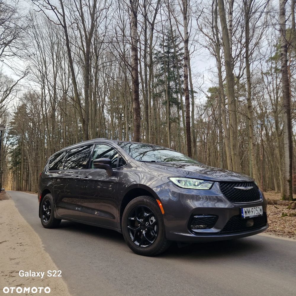 Chrysler Pacifica - 16