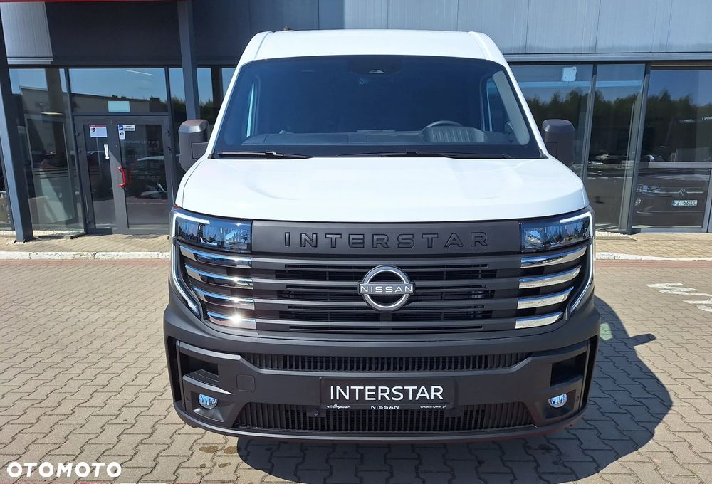 Nissan Interstar - 2