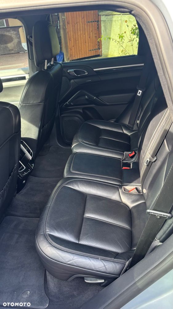 Porsche Cayenne - 7
