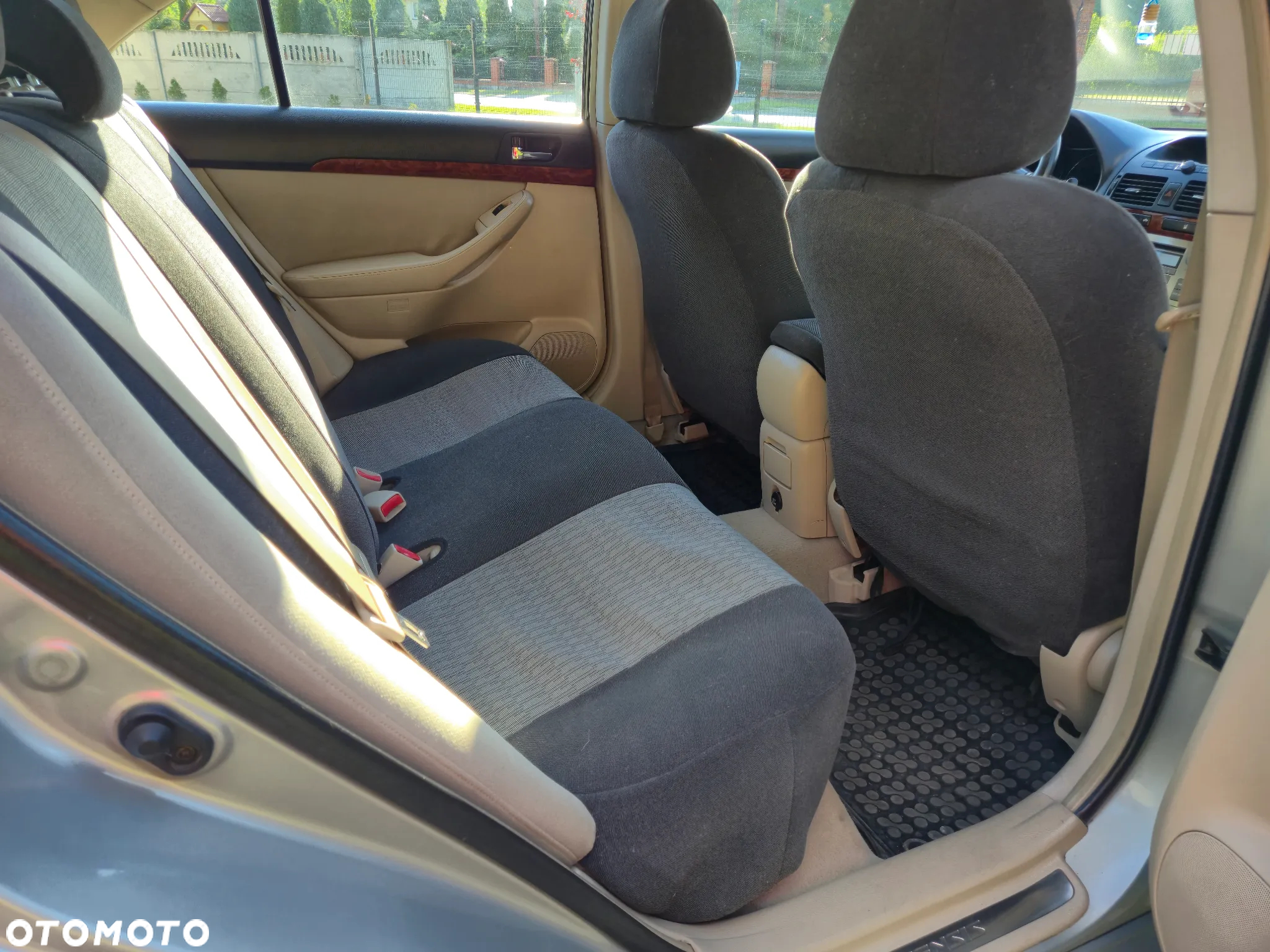 Toyota Avensis 1.8 VVT-i Luna - 26
