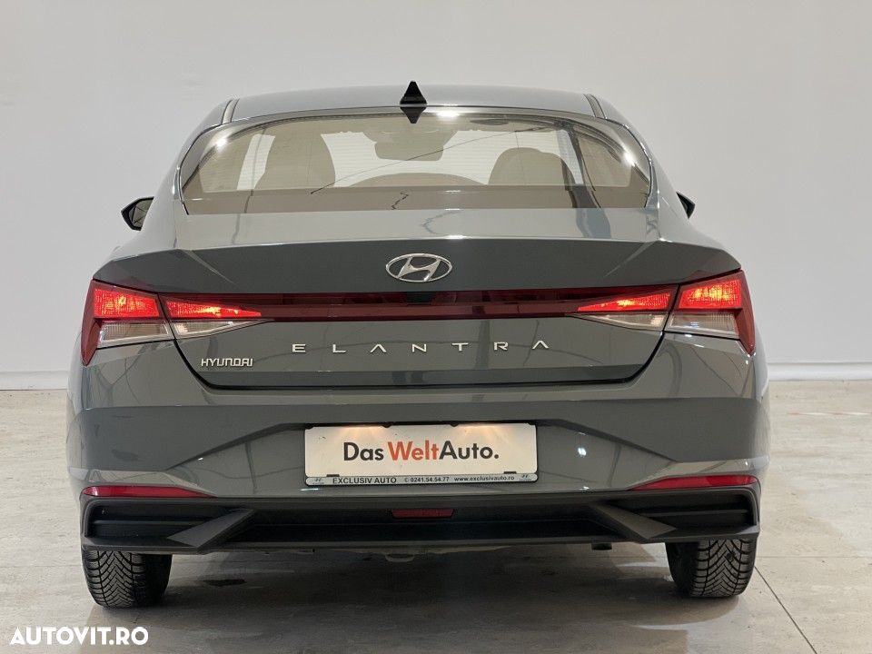 Hyundai Elantra 1.6 l 123 CP 6MT Classic - 27