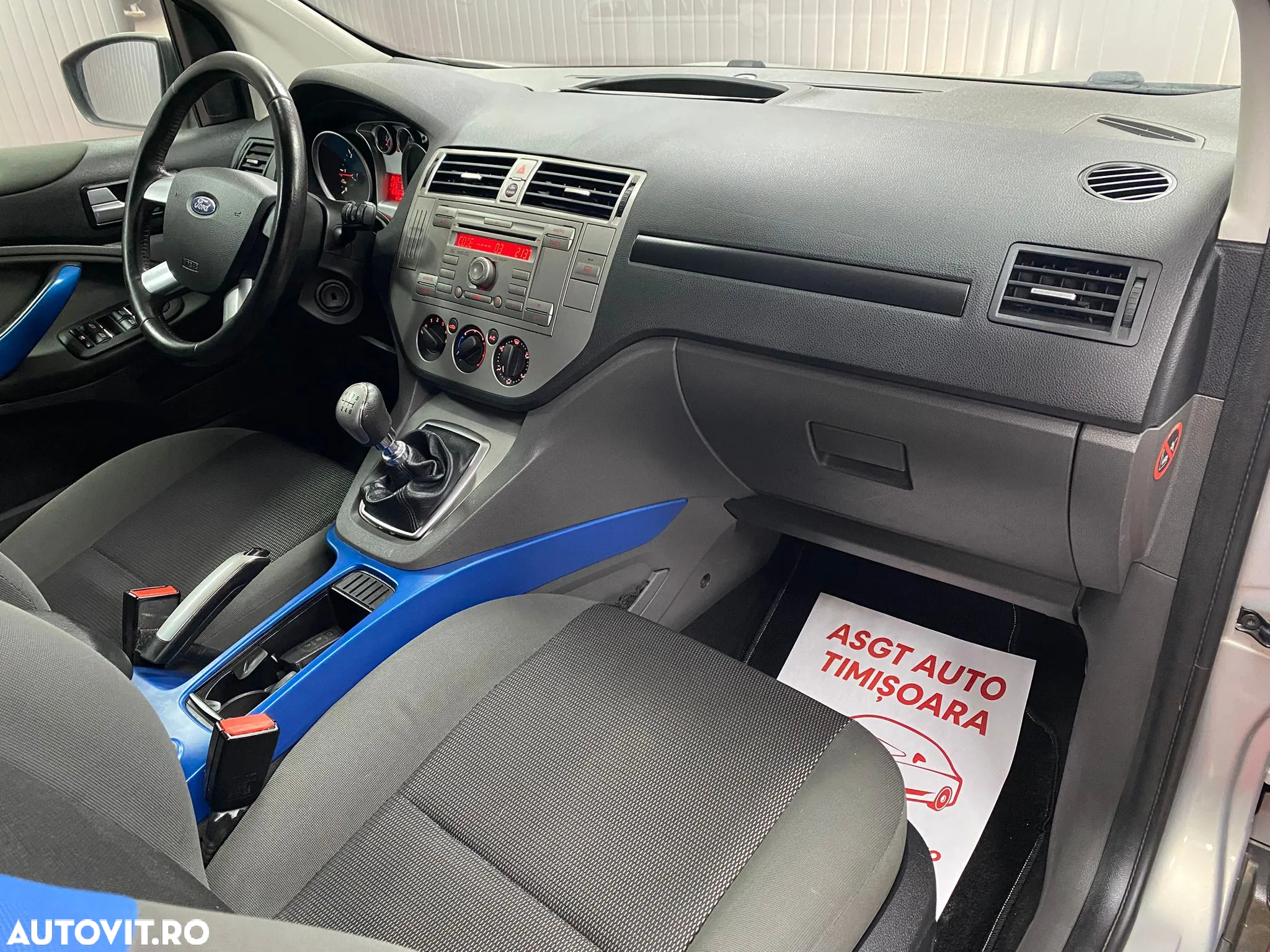 Ford Kuga - 10