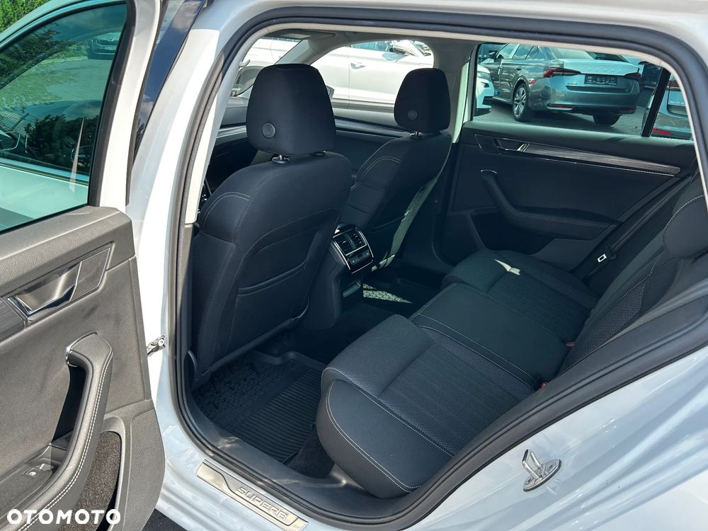 Skoda Superb 2.0 TDI SCR 4x4 Style DSG - 29