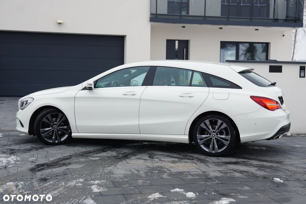 Mercedes-Benz CLA 180 7G-DCT UrbanStyle Edition - 21