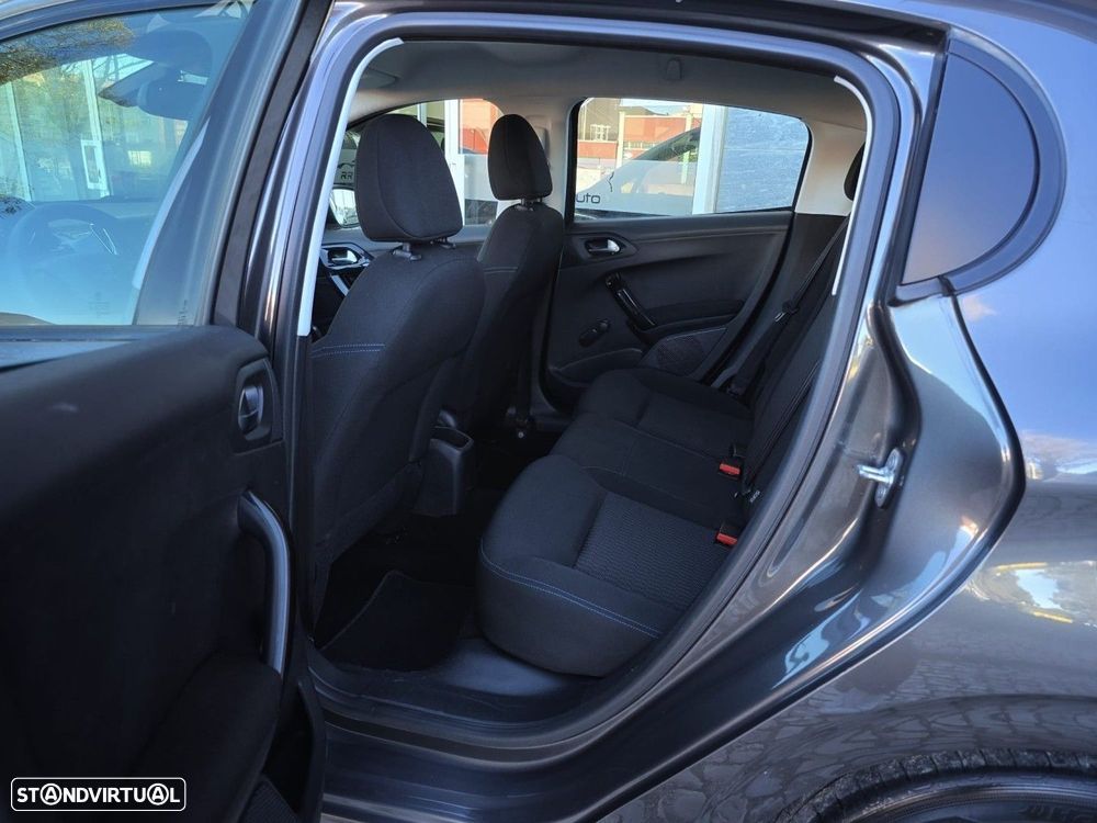 Peugeot 208 1.2 PureTech Active - 7