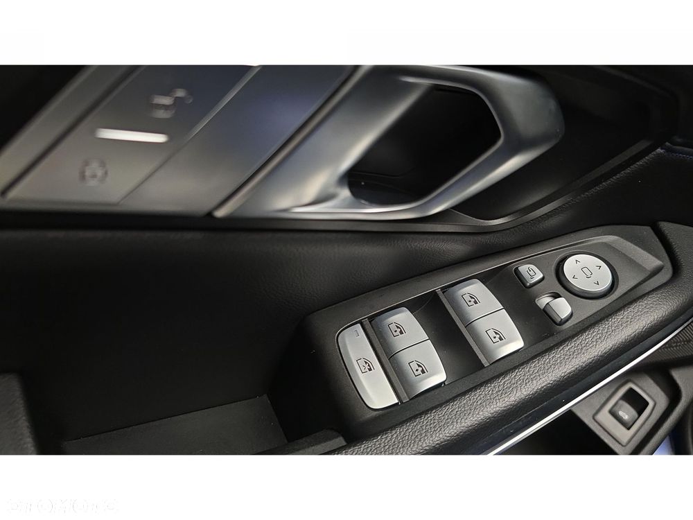 BMW Seria 3 320d xDrive M Sport - 31