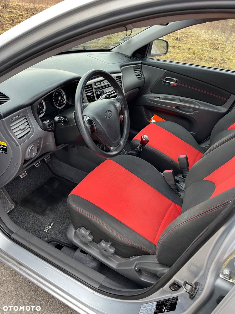 Kia Rio 1.4 City - 9