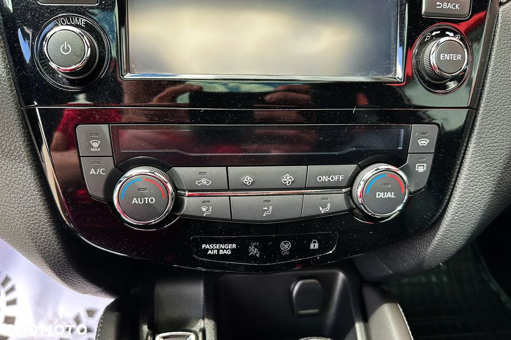 Nissan Qashqai 1.6 dCi Xtronic TEKNA+ - 27