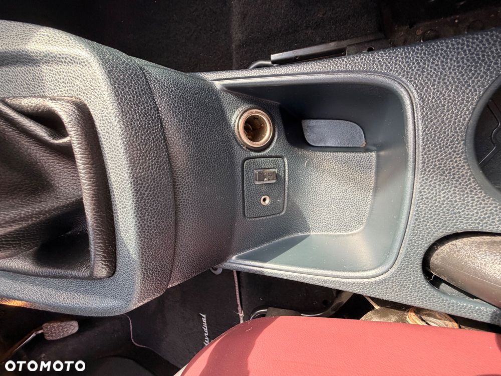 Ford Fiesta 1.4 Ghia - 21