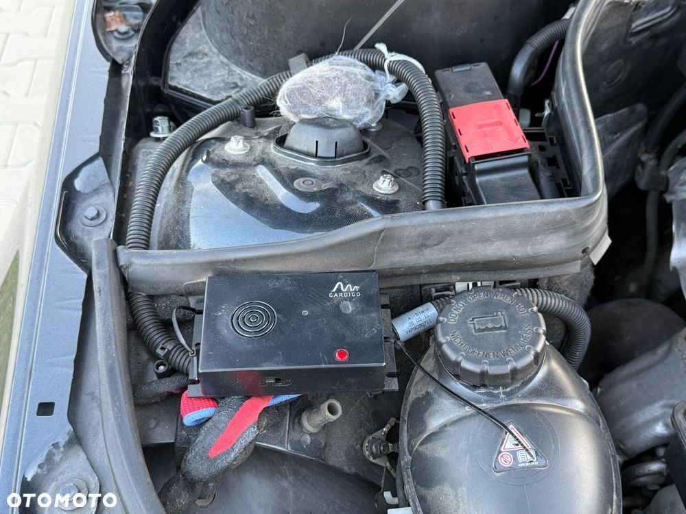 Mercedes-Benz Klasa C 180 CGI Automatik BlueEFFICIENCY - 8