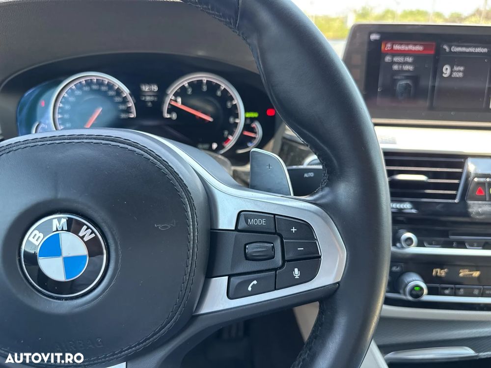 BMW Seria 5 540i xDrive AT - 17