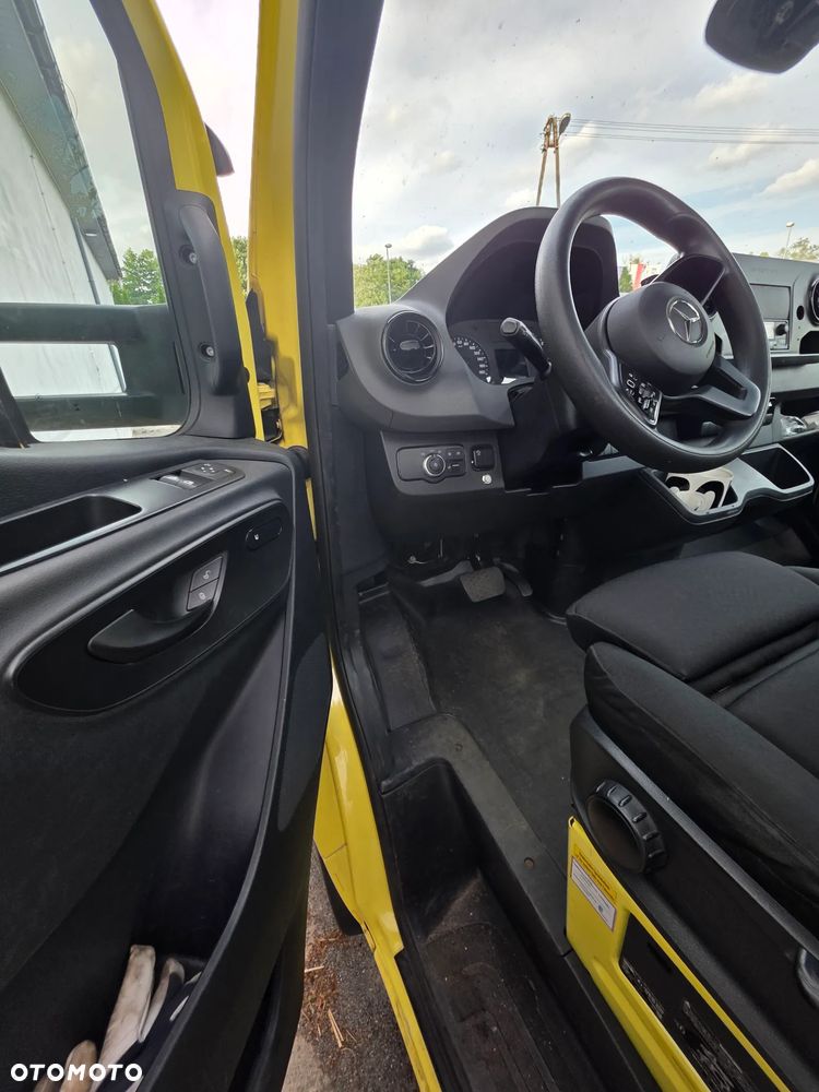 Mercedes-Benz Sprinter - 26