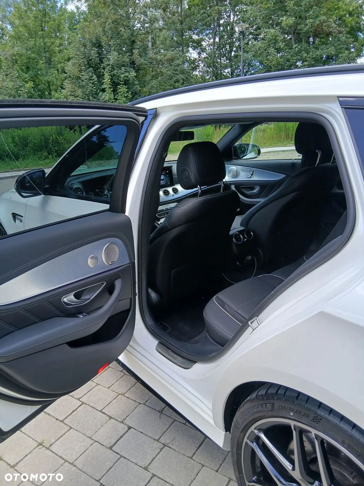 Mercedes-Benz Klasa E AMG 63 S 4Matic+ AMG Speedshift MCT-9G - 13
