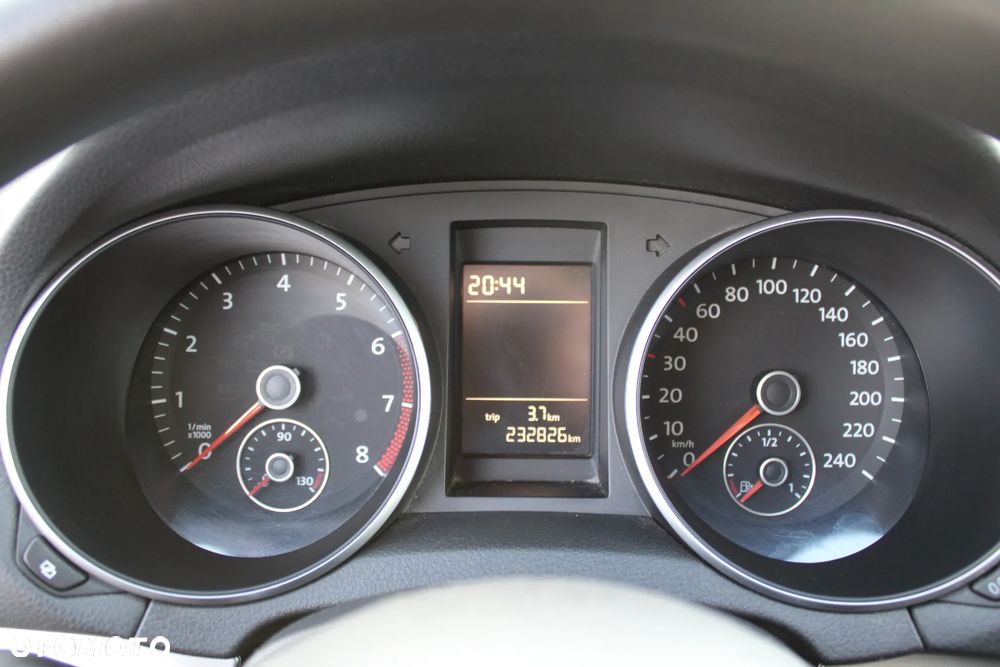 Volkswagen Golf - 26