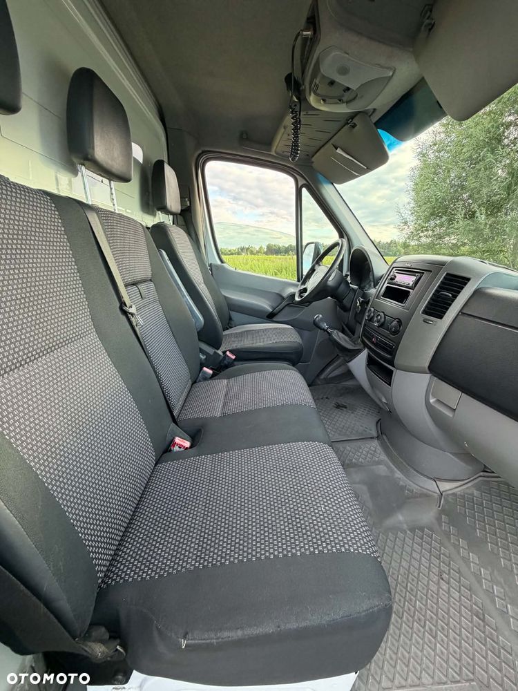 Mercedes-Benz Sprinter - 14