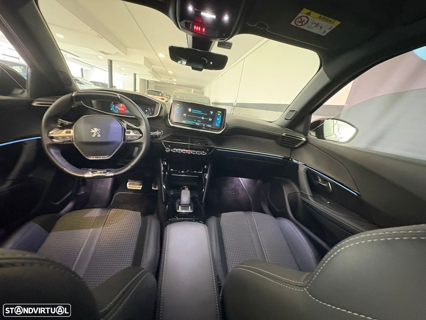 Peugeot e-2008 50 kWh GT - 6