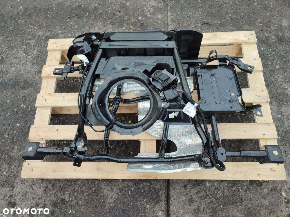 seat leon iv 4 mocowanie zbiornika paliwa - 1