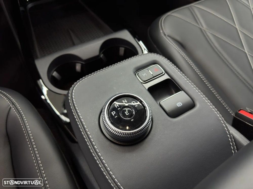 Ford Mustang Mach-E Standard — fotografia 24
