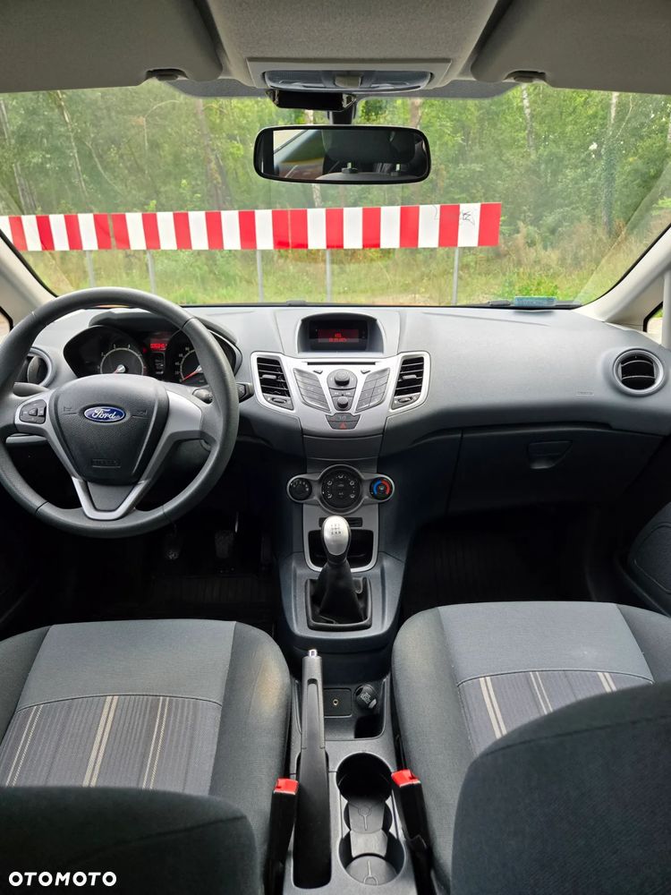 Ford Fiesta 1.25 Ambiente EU5 - 7