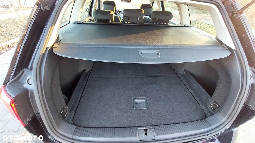 Volkswagen Passat - 36