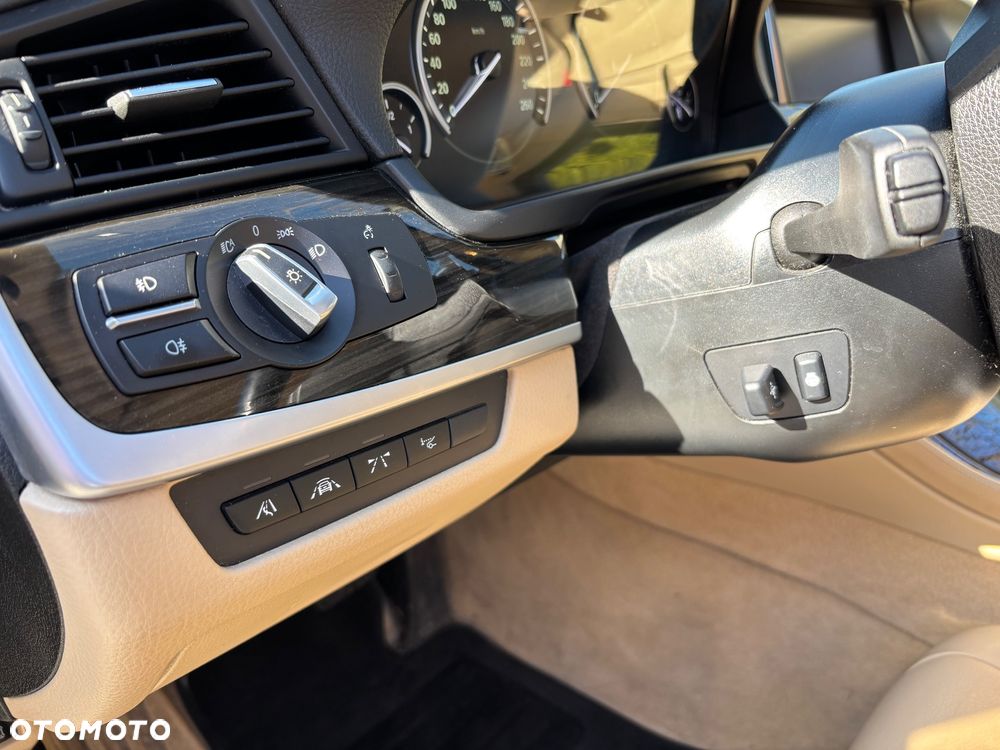 BMW Seria 5 535i xDrive Sport-Aut Luxury Line - 20