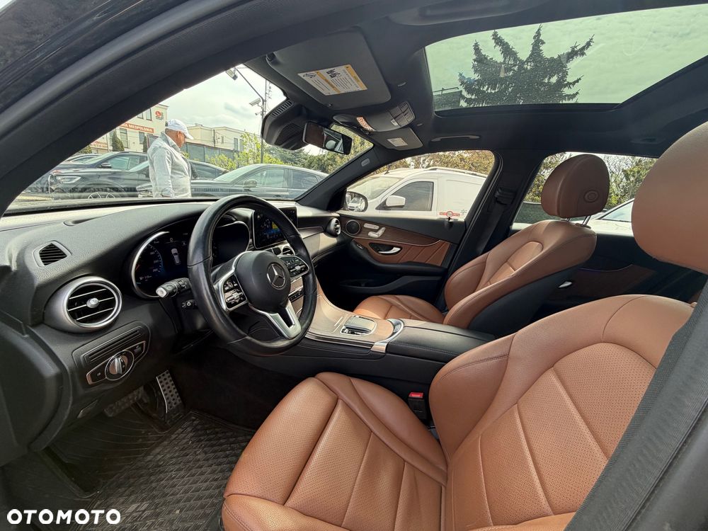 Mercedes-Benz GLC 300 4Matic 9G-TRONIC AMG Line - 6