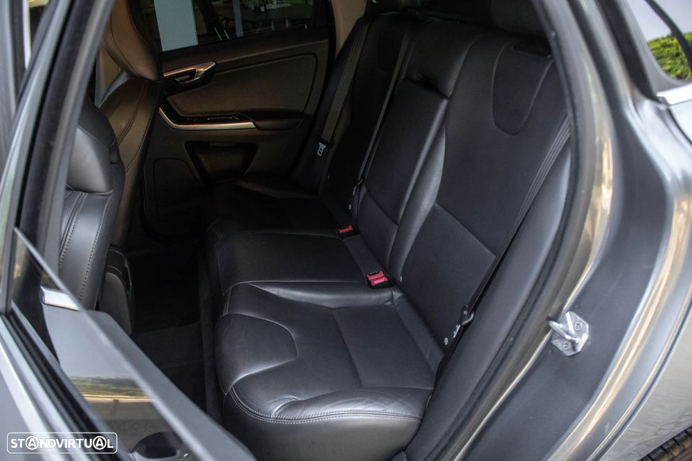 Volvo XC 60 2.0 D3 Dynamic Edition - 24
