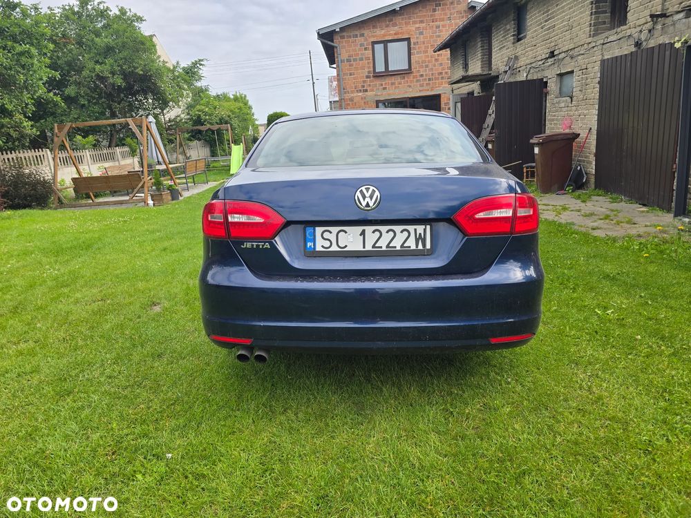 Volkswagen Jetta 2.0 Base - 5