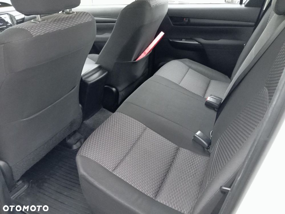 Toyota Hilux 2.4 D-4D Double Cab DLX 4x4 - 11