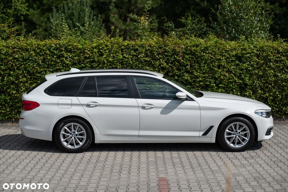 BMW Seria 5 520d xDrive - 6
