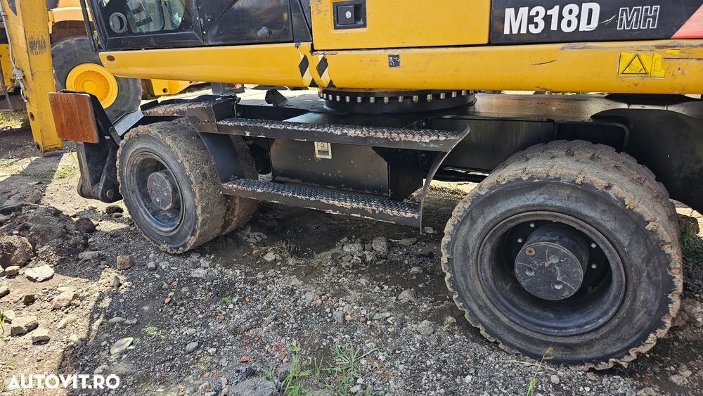 Caterpillar CAT 318 D Excavator pe roti - 5