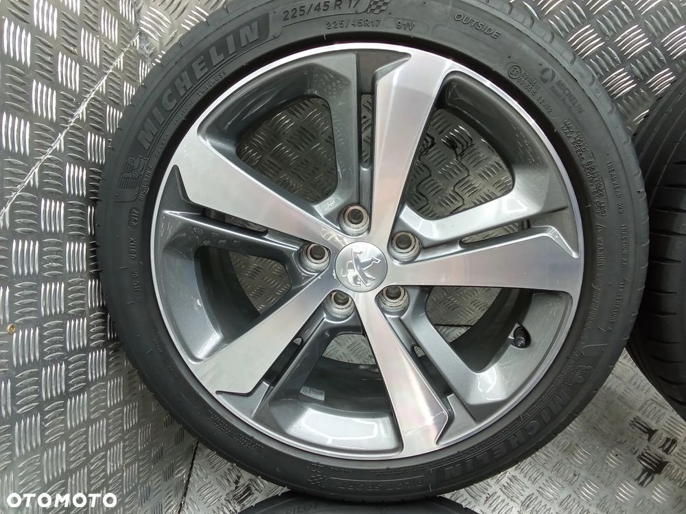 Koła Peugeot 308 508 Partner 7,5Jx17 et44 5x108 - 4