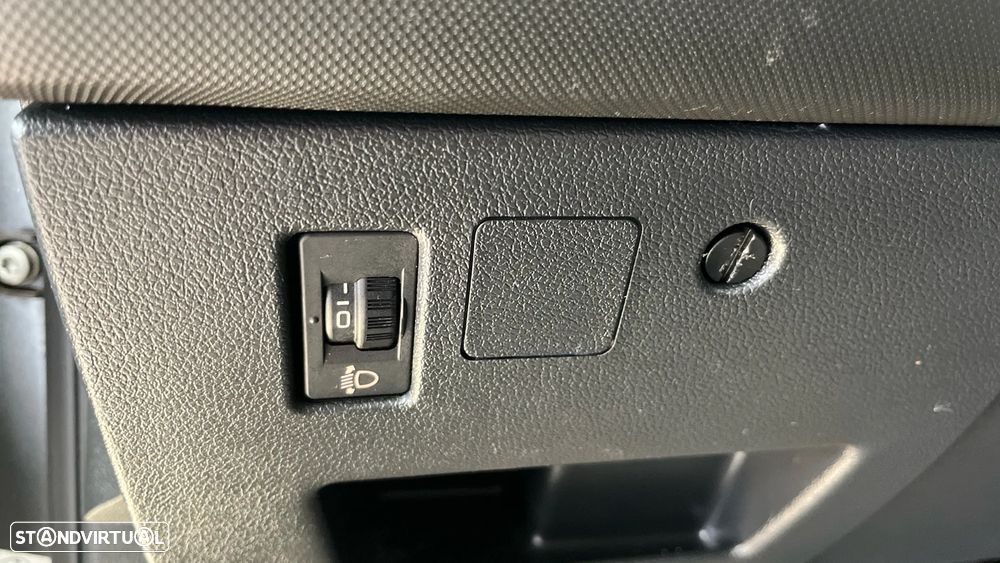 Peugeot 308 SW 1.4 16V Premium - 14