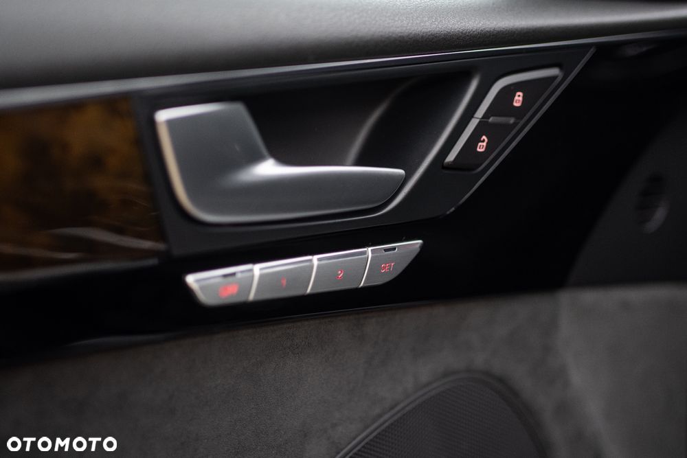 Audi A8 4.0 TFSI Quattro tiptronic - 27