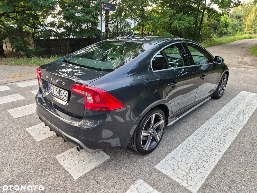 Volvo S60 D2 R-Design - 12
