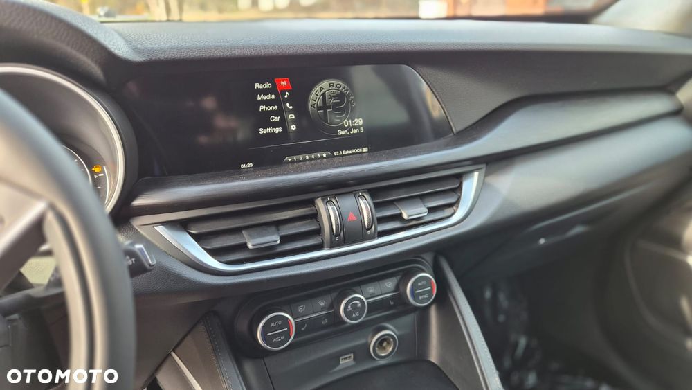Alfa Romeo Stelvio 2.0 Turbo 16V AT8-Q4 Ti - 27
